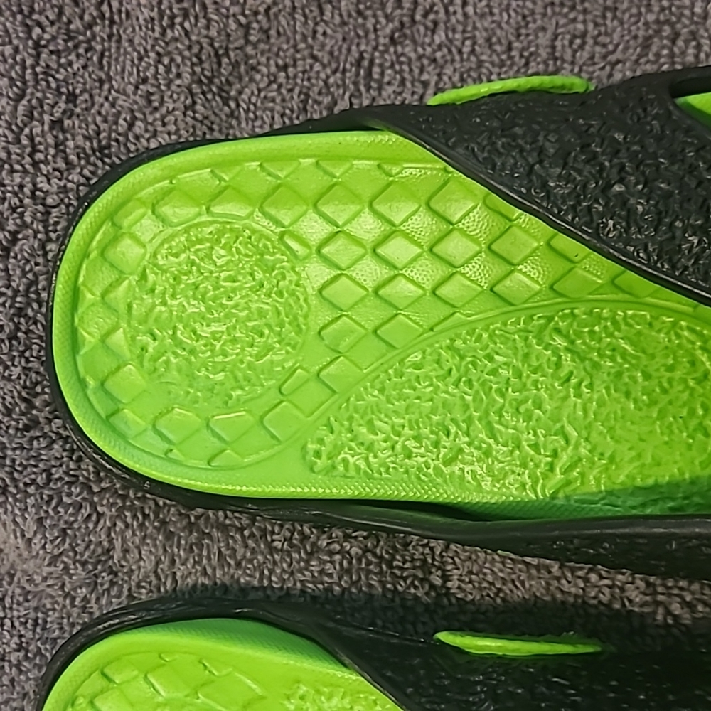 Flip-flops green & black sandals - Picture 7 of 13